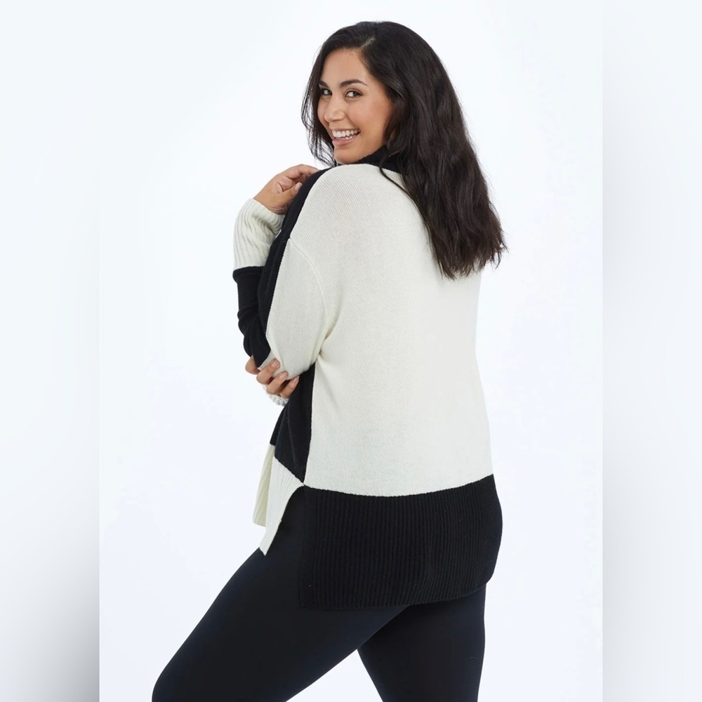 NWT Summersalt The Coziest Cashmere Blend Turtleneck Sea‎ Urchin & White Sand XS - Picture 5 of 10